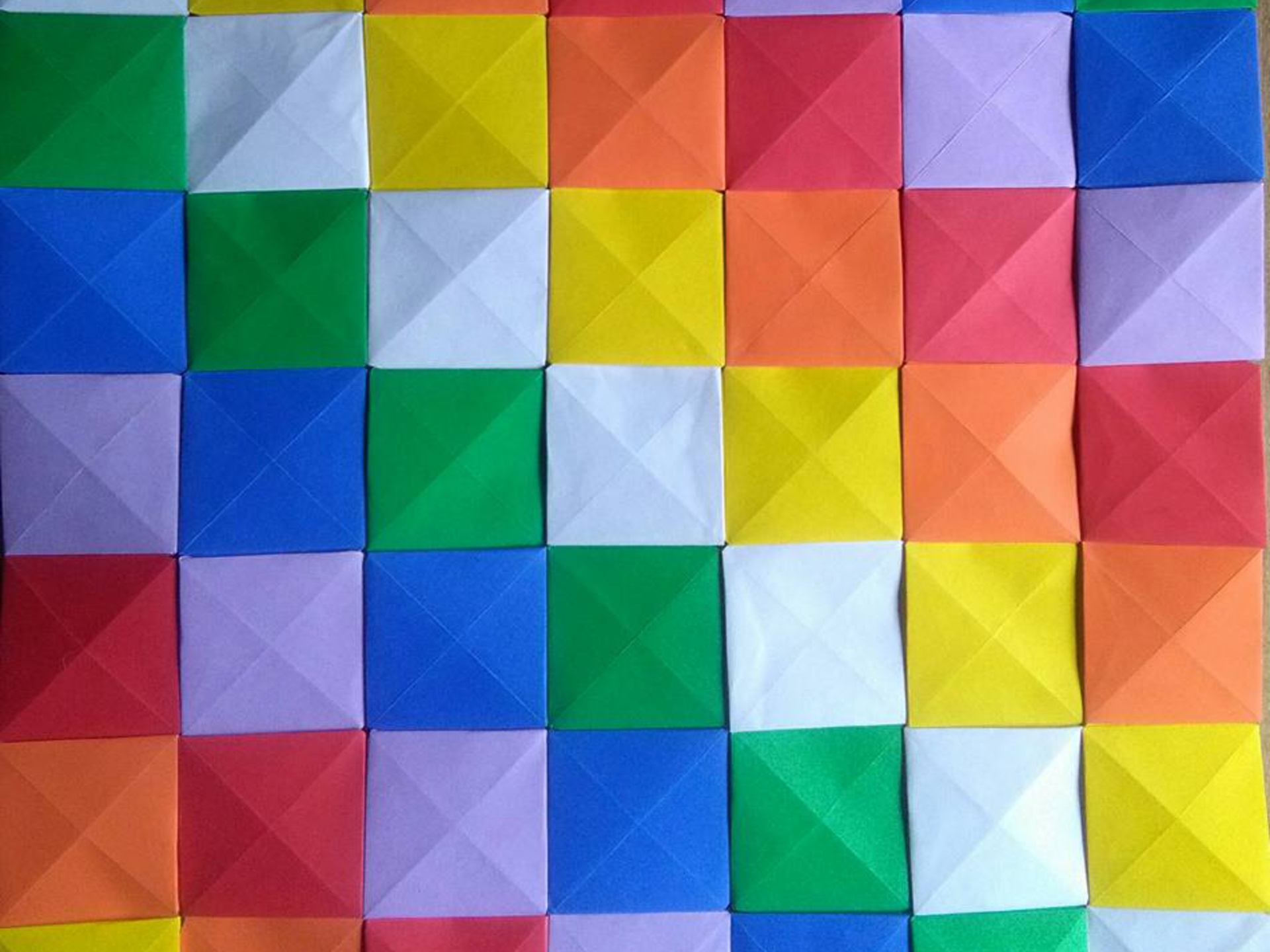 Маленький цветные квадратики. Цветные квадраты. Разноцветные квадратики. Цветовой квадрат. Много разноцветных квадратиков.